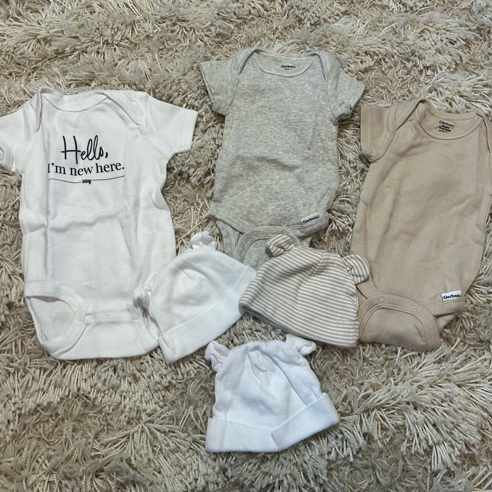 Cute Baby Bodysuits and Hats Set